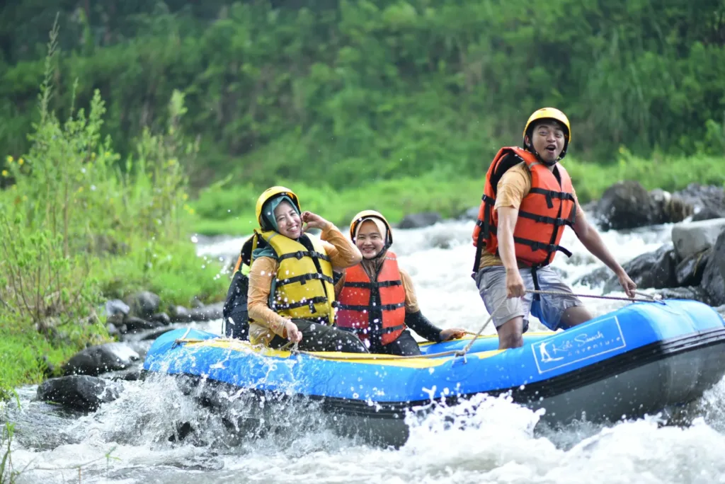 Serunya Employee Gathering BTN Banyuwangi di Kalisawah Adventure!